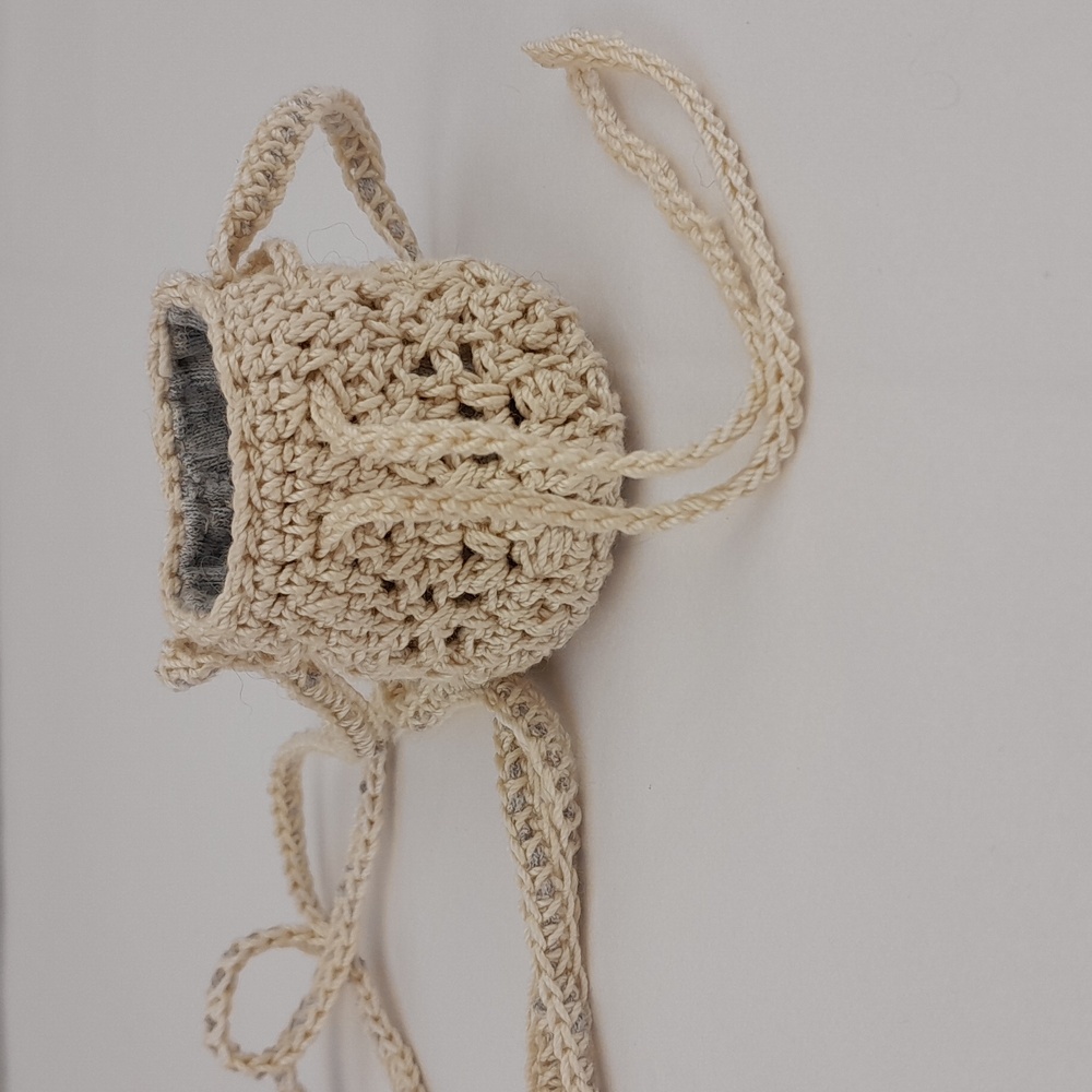 Mini Cream Gray Crocheted Drawstring Necklace Pouch - Picture 6 of 9